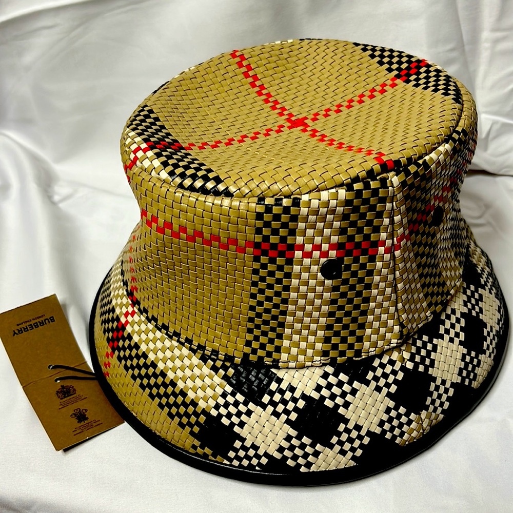 Burberry woven check bucket Hat size Medium